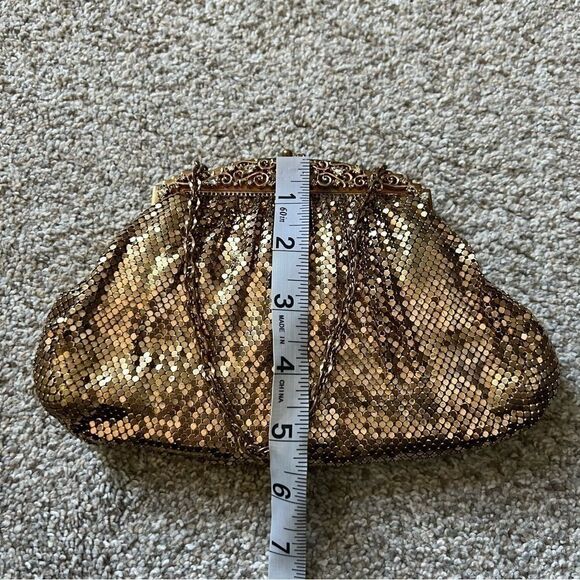 Whiting & Davis vintage gold metal mesh kisslock frame chain clutch bag - Picture 12 of 13
